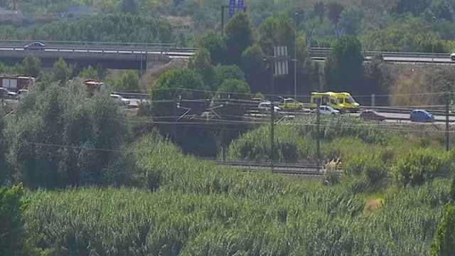 Colas en la autopista A-2 a la altura de Sant Vicenç dels Horts por un accidente este domingo / TWITTER TRÀNSIT