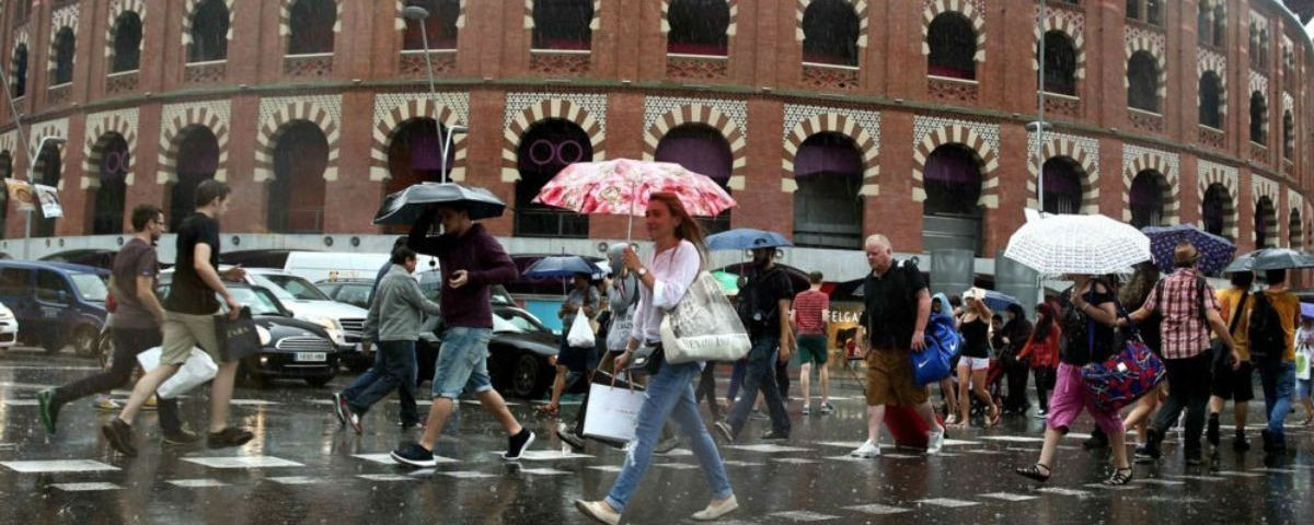 Las tormentas y la bajada de temperaturas llegan a Barcelona / EFE - ARCHIVO