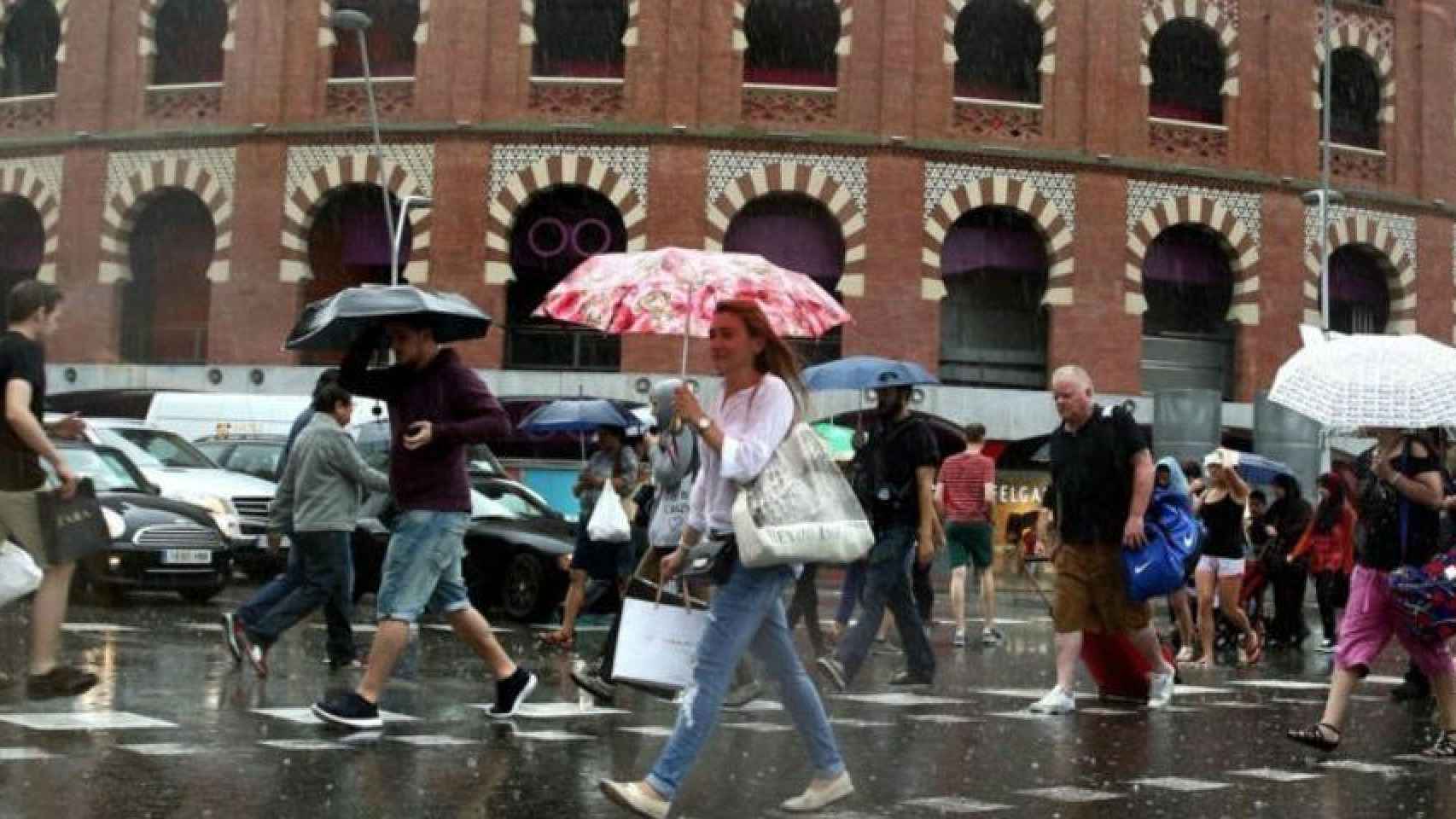 Las tormentas y la bajada de temperaturas llegan a Barcelona /  EFE - ARCHIVO
