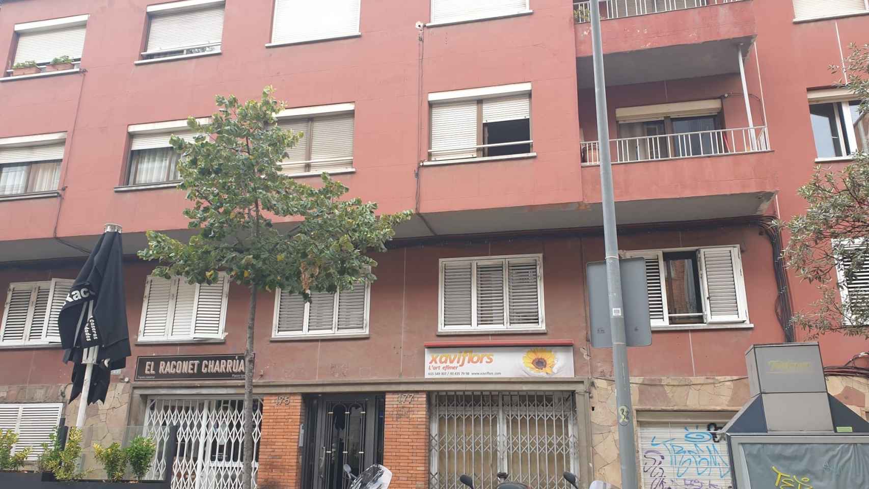 Edificio okupado en el barrio del Guinardó de Barcelona / V.M
