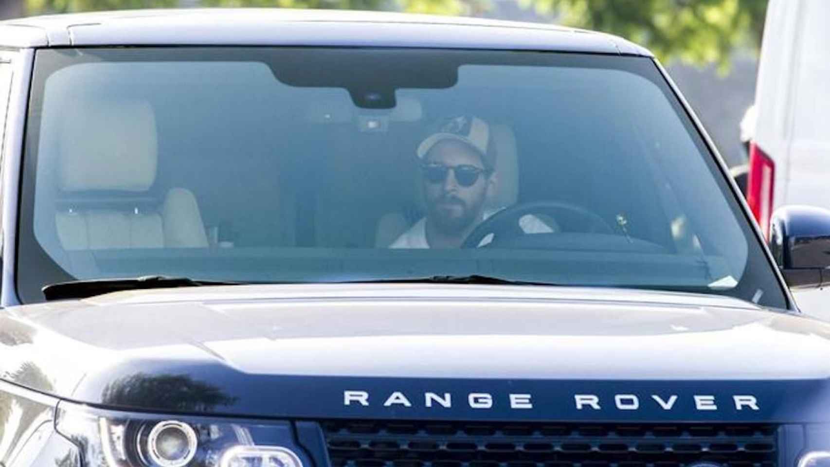 Leo Messi conduciendo un Range Rover, en una imagen de archivo / EFE