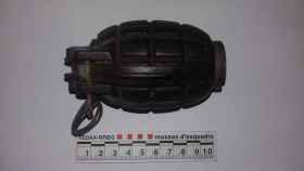 Imagen de archivo de una granada confiscada por los Mossos