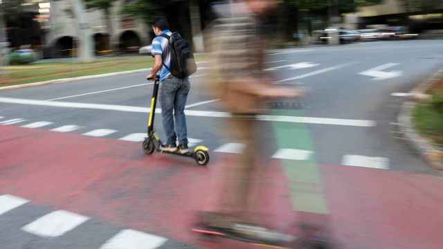 Usuarios de patinetes eléctricos / EFE