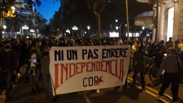 Miembros de los CDR protestando contra la inhabilitación de Quim Torra en Barcelona / G.A.