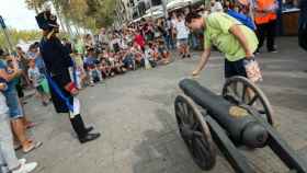 Imagen de una edición anterior de la Cercavila del Canó, actividad que se enmarca en la Fiesta Mayor de la Barceloneta / AY. DE BCN