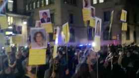 Varios centenares de CDR se manifiestan en plaza Sant Jaume en recuerdo del referéndum del 1-O / GA