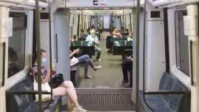 Pocos usuarios en el metro de Barcelona, este verano / MA