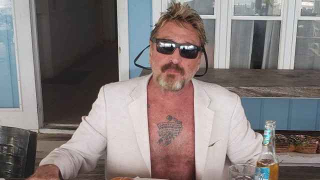 El programador informático británico fundador de McAfee, John McAfee