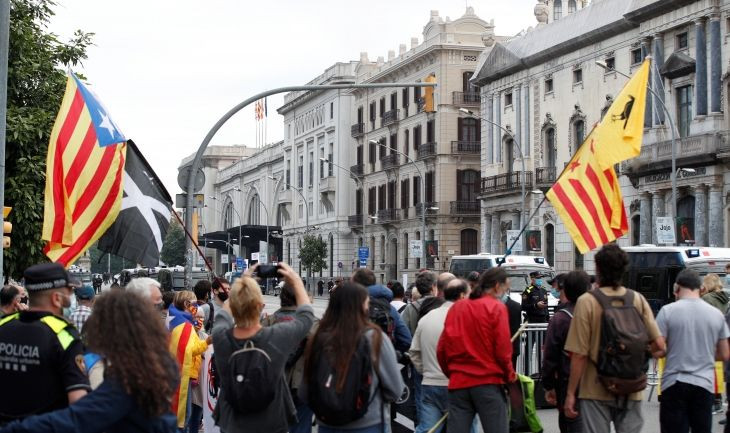 Los Mossos d'Esquadra han blindado los alrededores de la Estació de Francia de Barcelona, en un amplio dispositivo policial / EFE - Alejandro García