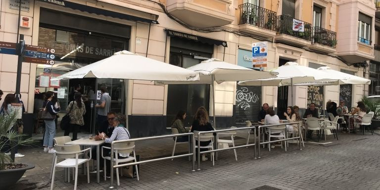 El bar Tomás ha ampliado sus terrazas de tres a cinco / DF