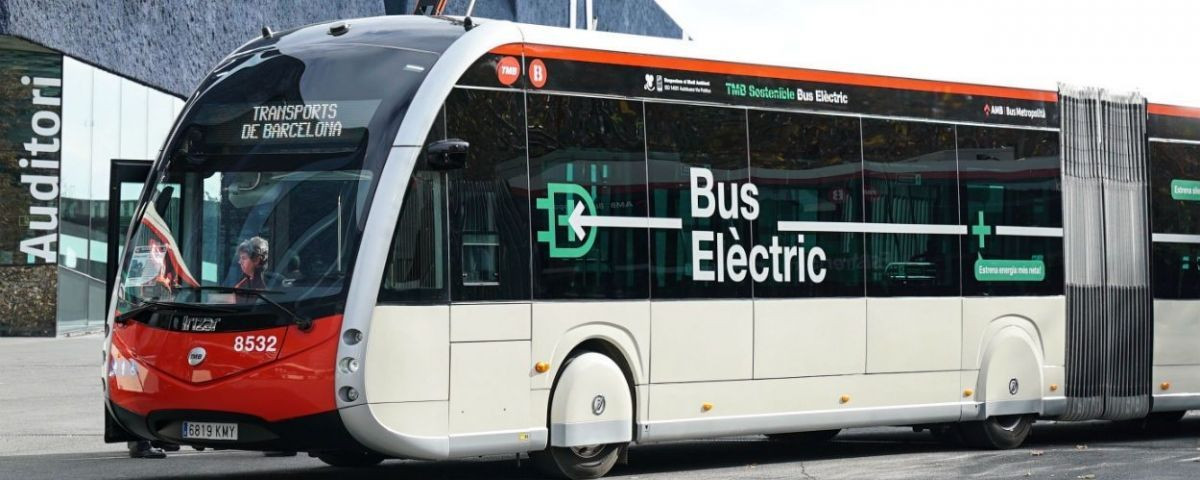 Así es el nuevo autobús eléctrico articulado que circula en la línea H16 / TMB