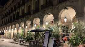 Terraza del restaurante Ocaña, uno de los establecimientos de restauración del centro de Barcelona / V.M.