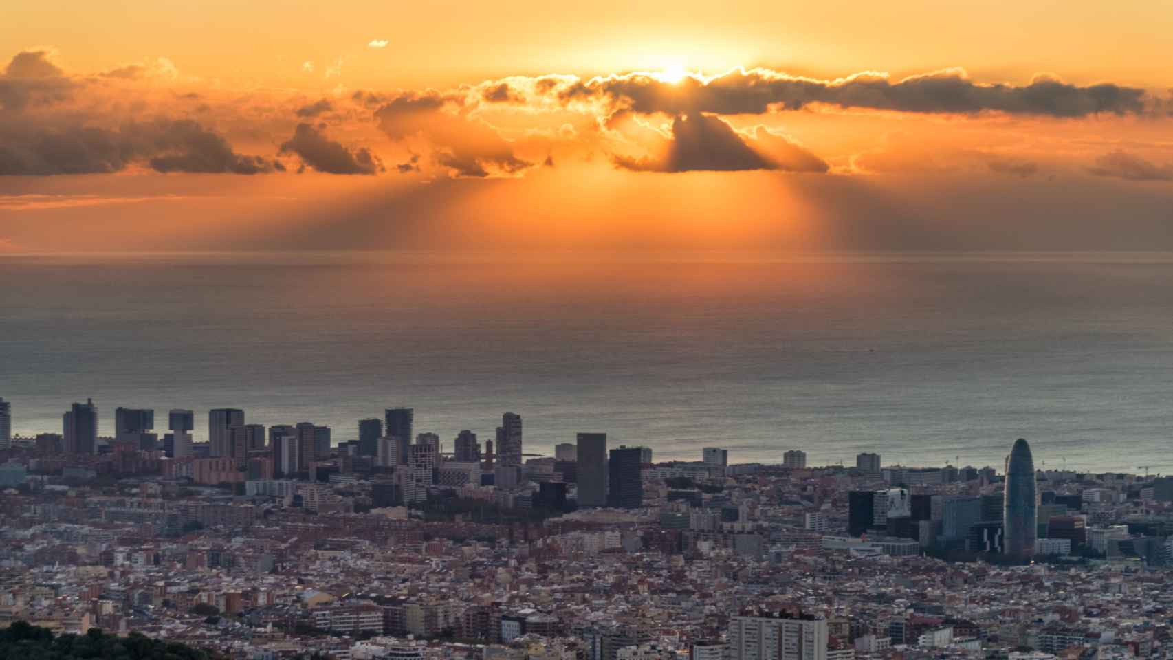 Panorámica de Barcelona realizada desde el Observatori Fabra / ALFONS PUERTAS - @alfons_pc