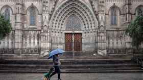 La Plaza de la Catedral de Barcelona durante una jornada de lluvia /EFE