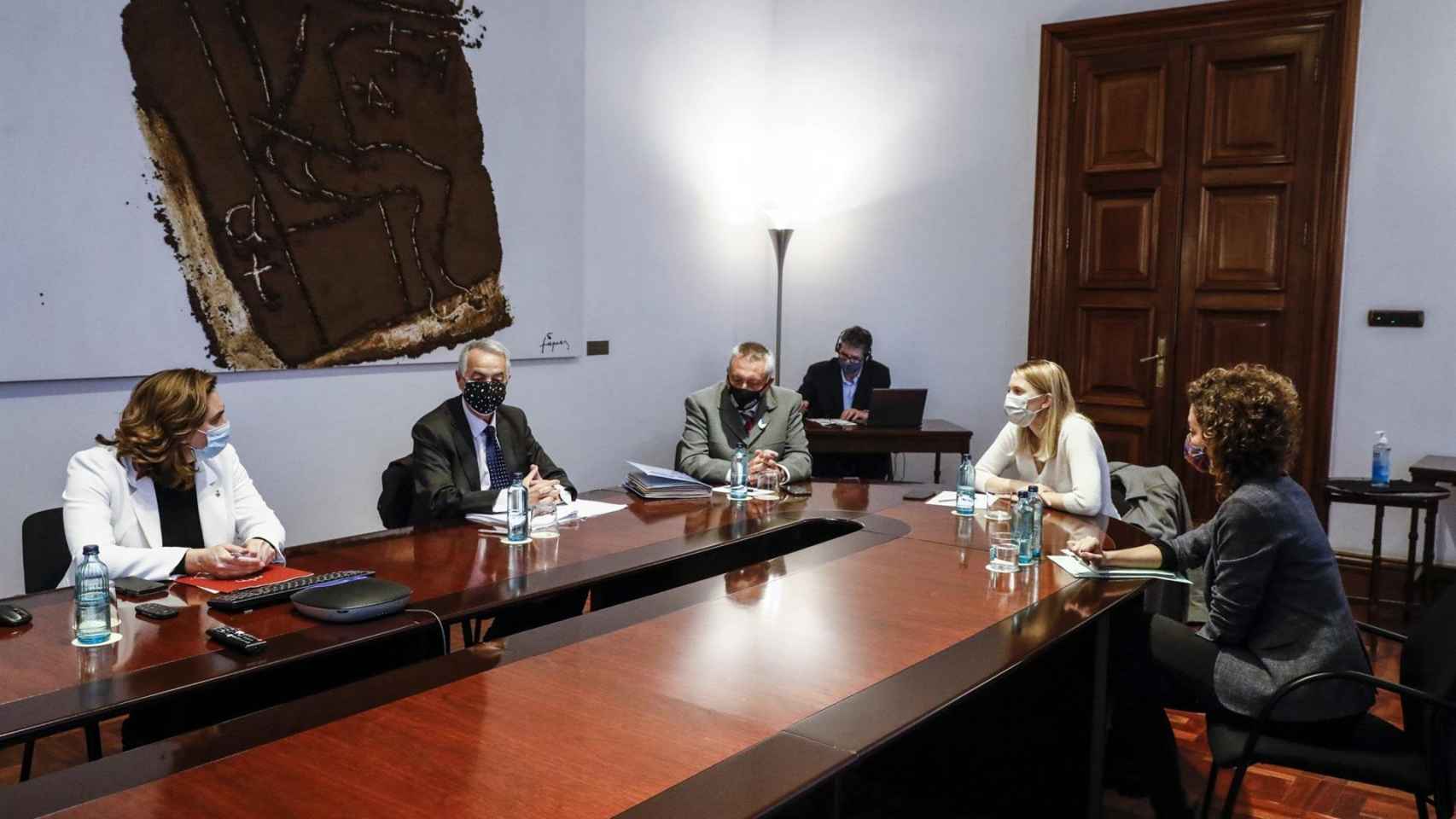 Colau preside una reunión institucional con las víctimas del atentado del 17A / AYUNTAMIENTO DE BARCELONA