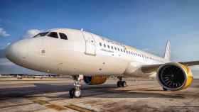 Un avión de la compañía Vueling, en el aeropuerto de Barcelona / EUROPA PRESS