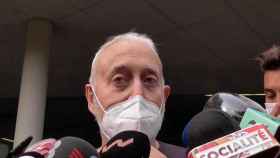 Josep Maria Mainat denunciando un robo en la vuelta a su mansión de Horta en Barcelona / EUROPA PRESS