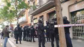 Mossos d'Esquadra este viernes en la calle Consell de Cent de Barcelona / @resistimalgotic