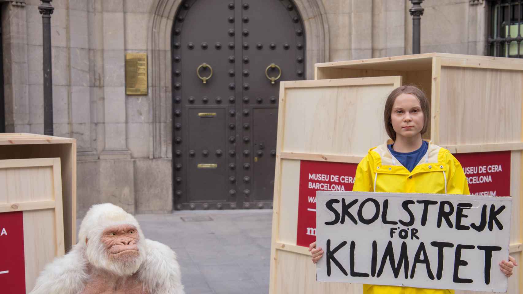 Las figuras de Greta Thunberg y Copito de Nieve / MUSEO DE CERA DE BARCELONA