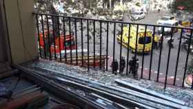 Explosión en el número 17 de la calle Calàbria, en la intersección con la calle Manso / BOMBERS DE BARCELONA
