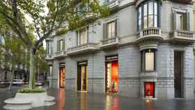 Fachada de la tienda Louis Vuitton situada en el paseo de Gràcia de Barcelona, que ha sido acusada de racismo, clasismo y homofobia / ARCHIVO