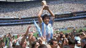 Diego Armando Maradona, que ha fallecido este miércoles, celebrando la victoria en el Mundial de México / AP