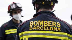 Dos bomberos de Barcelona, en una imagen de archivo / AYUNTAMIENTO
