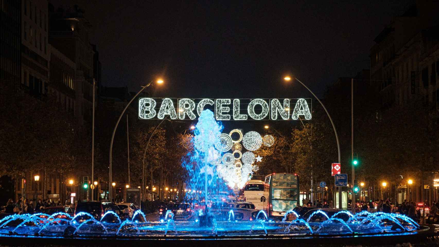 Encendido de luces de Navidad en la Gran Via de les Corts Catalanes de Barcelona / PABLO MIRANZO