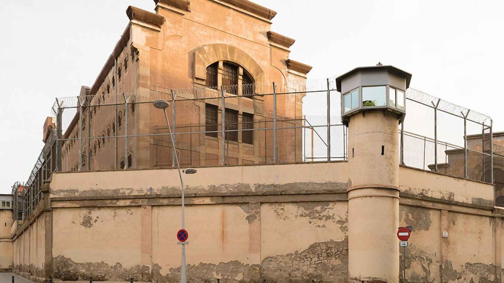 Muros de la antigua cárcel Modelo / AYUNTAMIENTO DE BARCELONA