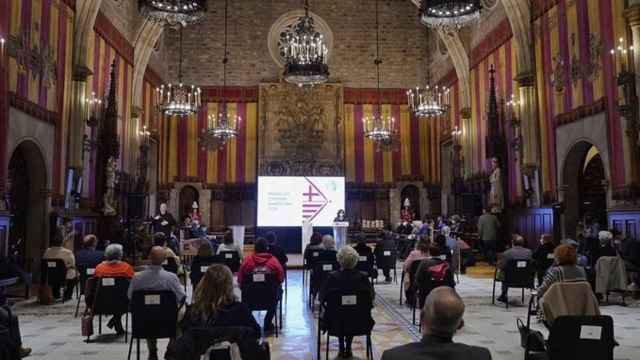 El Saló de Cent del Ayuntamiento de Barcelona durante la entrega de las Medallas de Honor de la ciudad / EUROPA PRESS