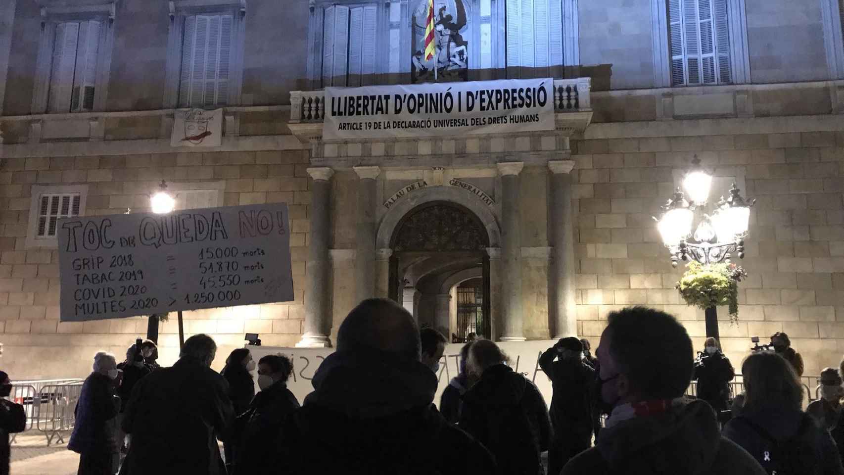 Manifestación de los CDR en la plaza de Sant Jaume / EUROPA PRESS