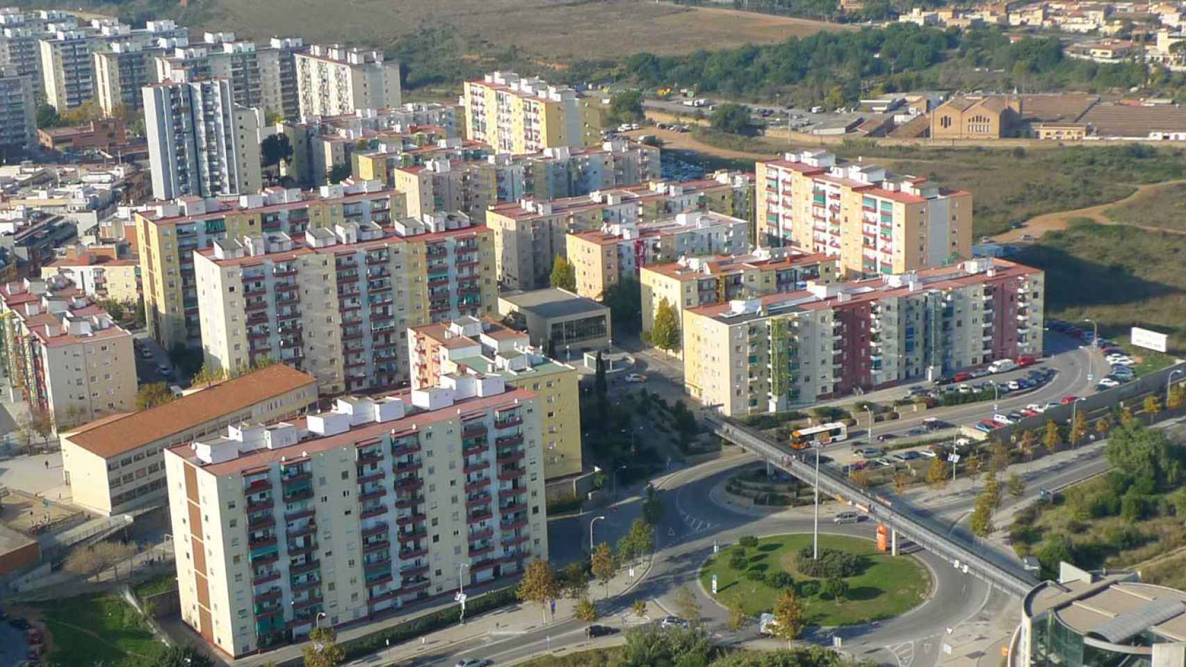 Vista panorámica de Ciutat Cooperativa, en Sant Boi de Llobregat, una ciudad muy mal comunicada con las poblaciones más próximas / LUIS PARÉS CONSTRUCTORA
