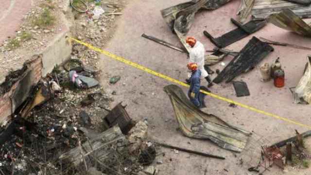 Restos de la barraca tras el incendio que dejó cuatro muertos en 2012 en el Poblenou / EFE - ARCHIVO