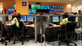 Dos empleadas del centro de emergencias 112 de Barcelona / TWITTER ADA COLAU