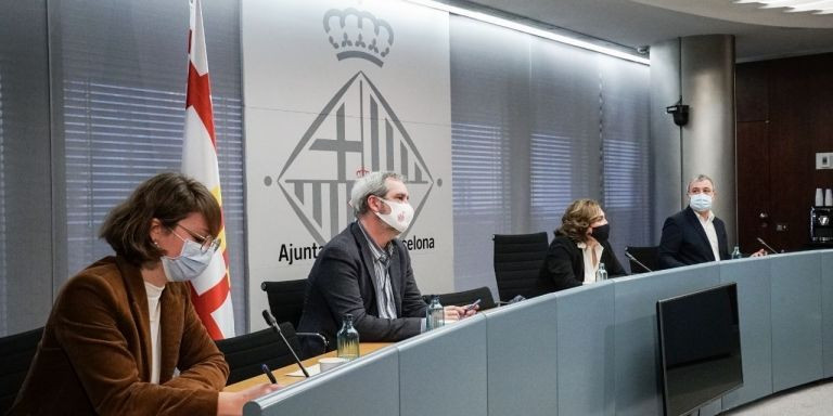 Presentación del acuerdo del tranvía con Jordi Coronas (segundo por la izquierda) pero sin Maragall / ERC