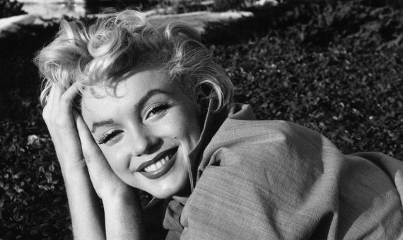 La actriz Marilyn Monroe en una sesión fotográfica / ARCHIVO