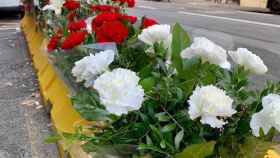 Flores en un lugar de un accidente en Barcelona / MOTORISTES BCN