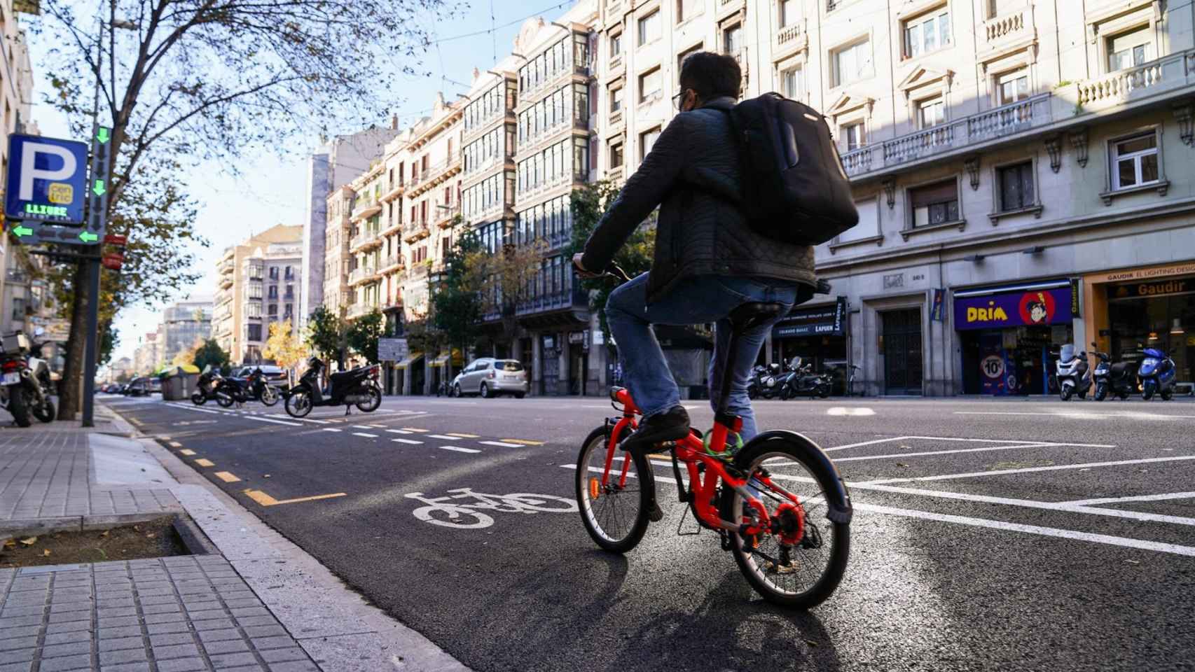 Inaugurado el nuevo carril bici en la calle Aragó de Barcelona. - AYUNTAMIENTO DE BARCELONA