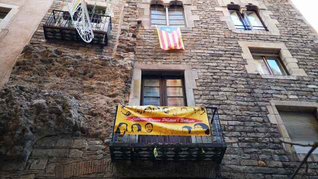 Fachada en la calle del Call construida sobre la muralla romana / INMA SANTOS