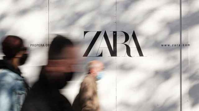 Exterior del comercio de Zara ubicado en Paseo de Gràcia / PABLO MIRANZO