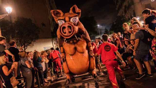 Pasacalles de la Porta de una edición pasada de la Fiesta Mayor de Sant Antoni / AJUNTAMENT DE BARCELONA