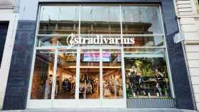 Exterior de una tienda Stradivarius en China / INDITEX