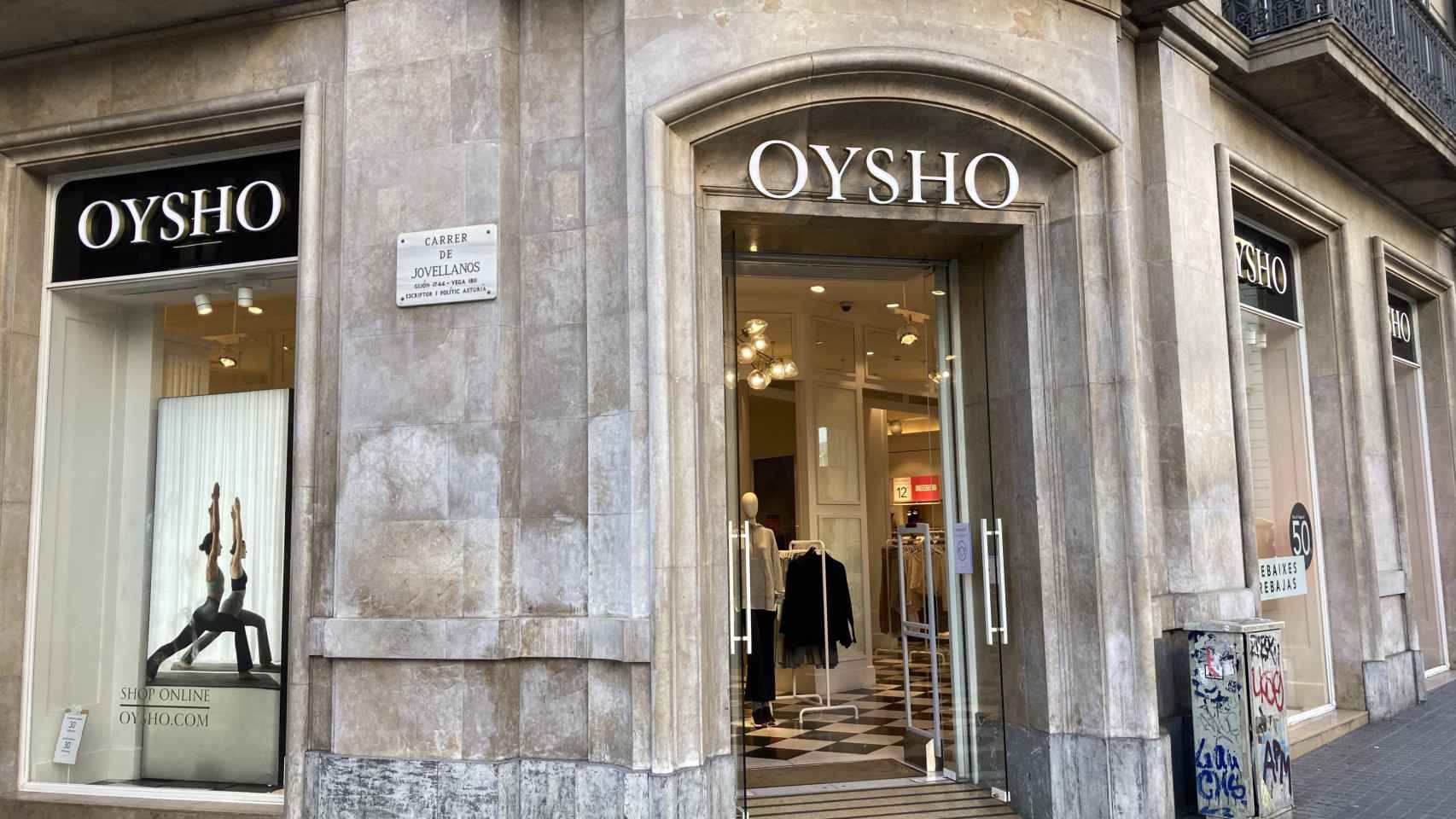 Exterior del comercio de Oysho ubicado en la calle de Pelai de Barcelona / M.A.