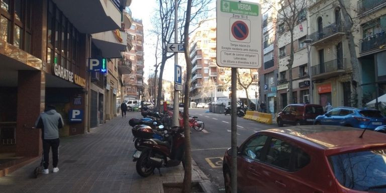 Una señal del área verde, en Barcelona / METRÓPOLI ABIERTA - JORDI SUBIRANA