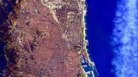 La vista de Barcelona desde el espacio realizada por la NASA / TWITTER - @JoaquimCampa