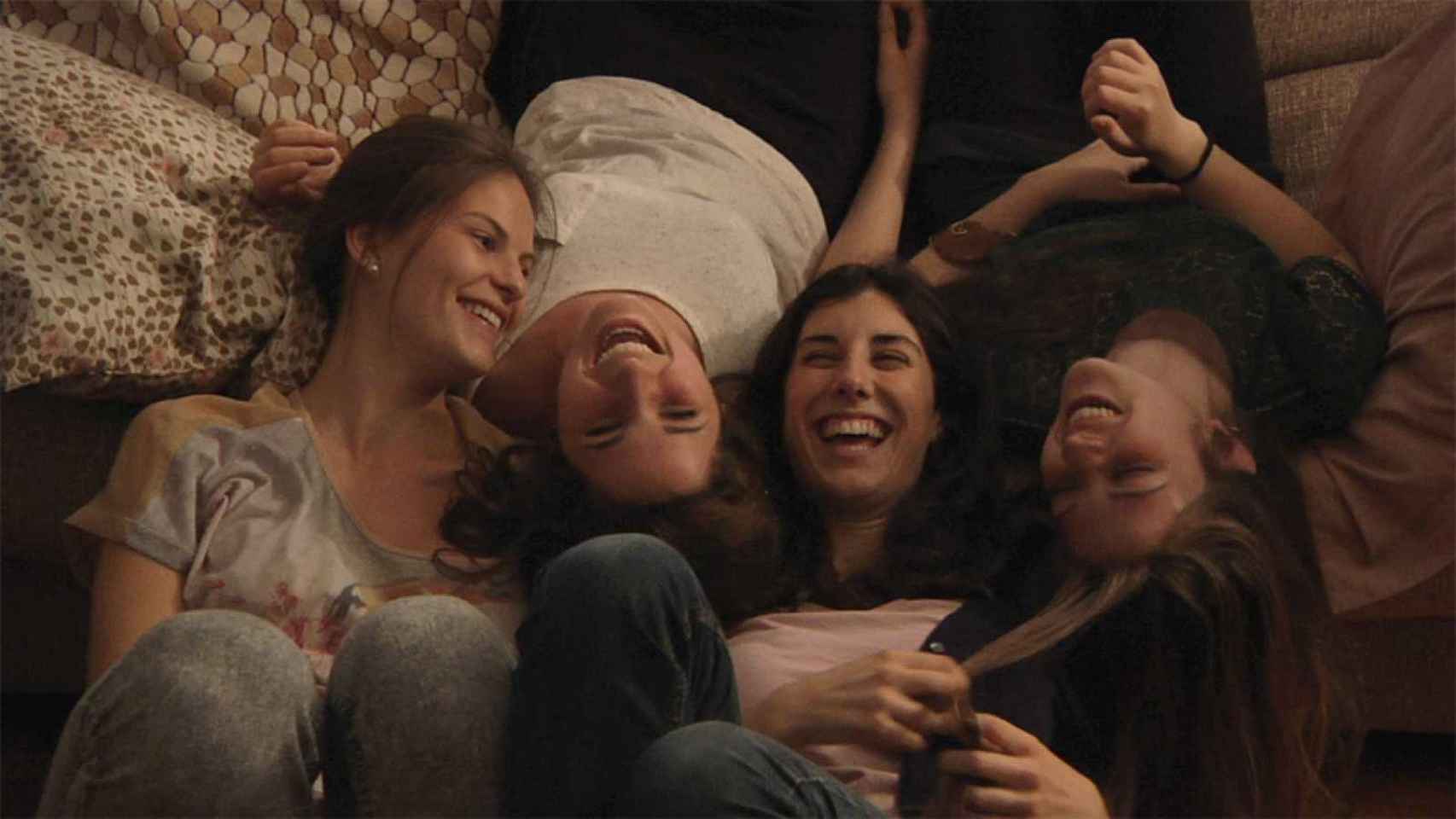 Fotograma de la película 'Las amigas de Àgata', disponible en Filmin