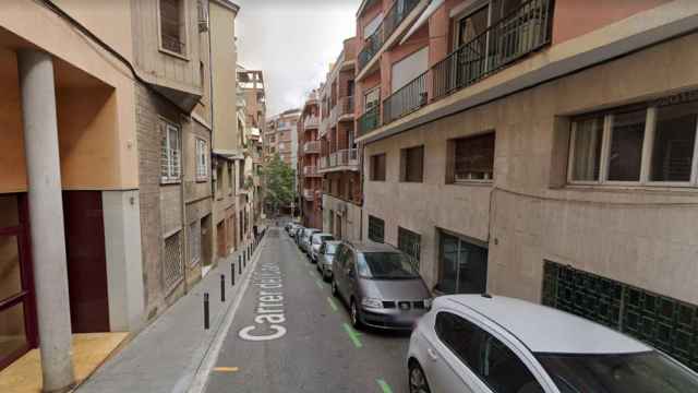 La calle del Caire, en el Putxet, el lugar donde ardió el colchón / GOOGLE MAPS