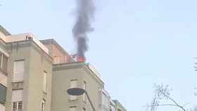 Incendio en una vivienda de Barcelona / TWITTER
