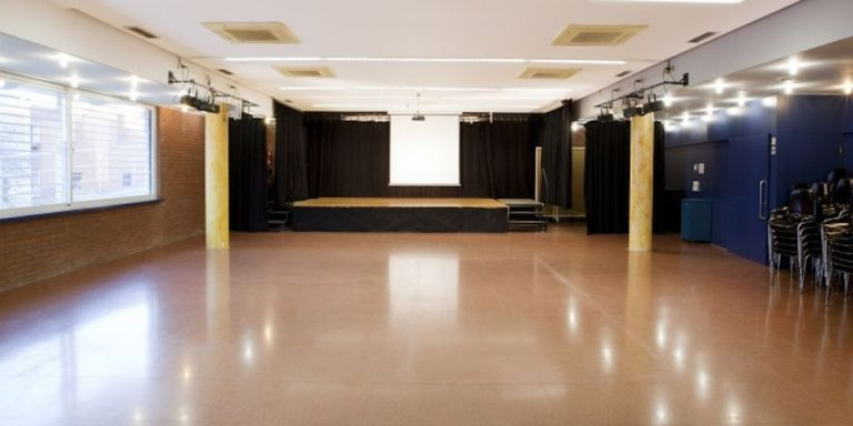 La sala de actos del Centro Cívico La Teixonera, en una imagen de archivo / AYUNTAMIENTO DE BARCELONA