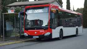 El bus 102, que va al cementerio de Collserola / TWITTER @Mikel270201